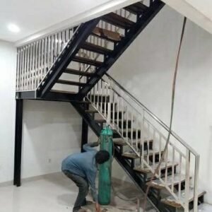 tangga besi UNF
